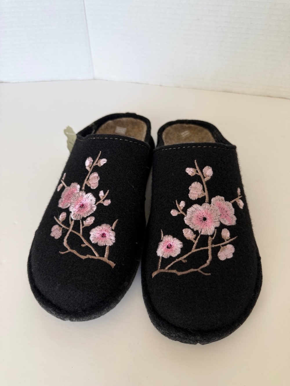 NEW TOFEE Black Wool Felt Pink Floral Embroidered Slip-On Slippers Size 7 Boho